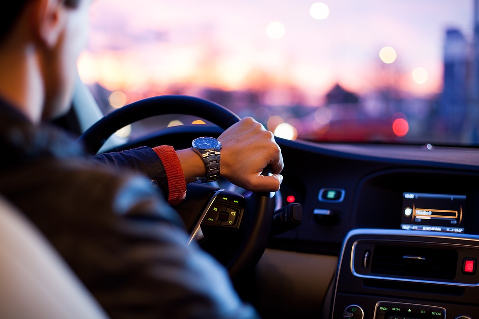 Cambios en el examen práctico de coche: se permitirán los sistemas de ayuda a la conducción